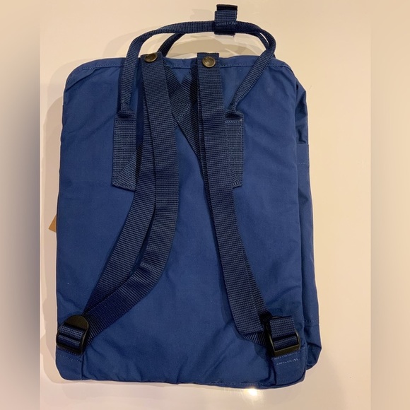 NWT | Classic Kånken backpack | 15 x 10.6 x 5.1” - Picture 10 of 15